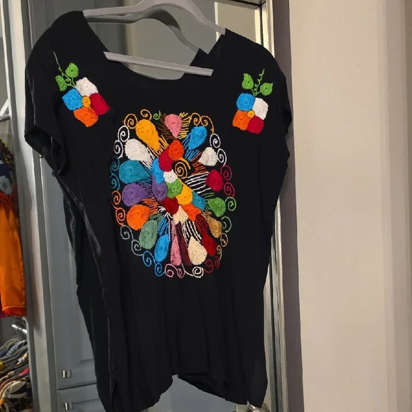 Colorful Embroidered Women's Blouse - Picture 3 of 8